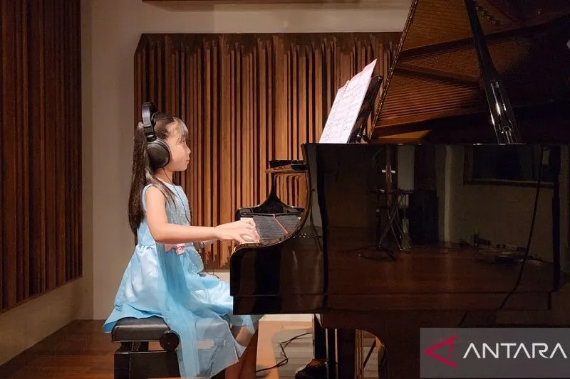 Rekaman-piano-untuk-Indonesia-Inspirasiku.jpg Indonesia