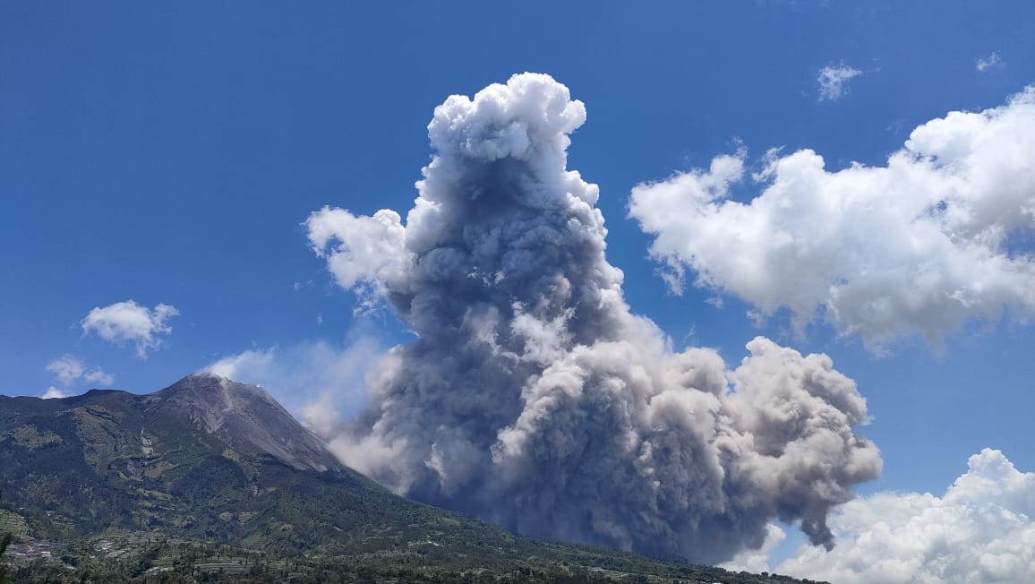 Magelang Diguyur Hujan Abu Vulkanik Akibat Erupsi Gunung Merapi , Ini Daftar Wilayah yang Terdampak Erupsi
