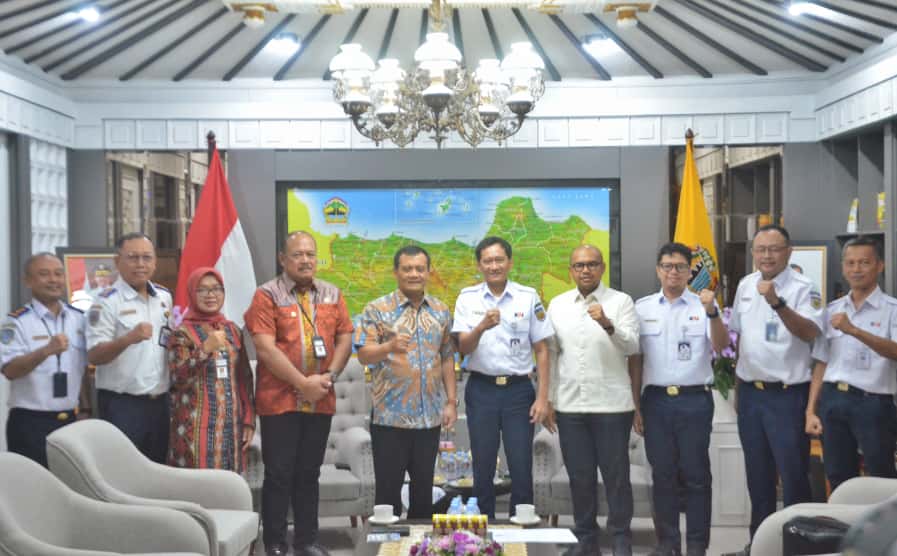 Ahmad Luthfi di Kantor Gubernur pada Selasa, 21 Oktober 2025